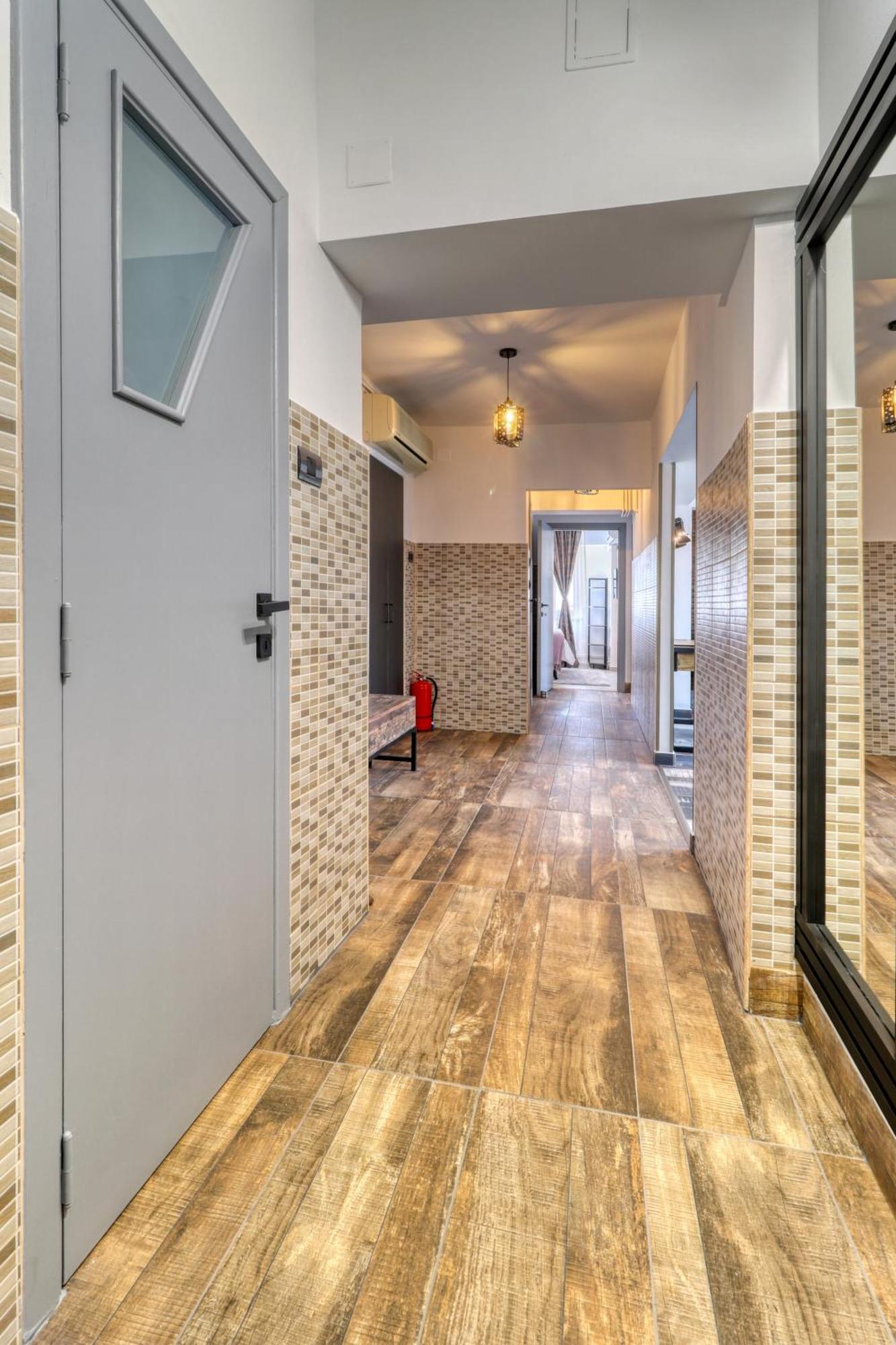 Rdi Elegance Apartment Downtown Bukares Bagian luar foto